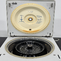 Eppendorf 5417R Refrigerated Centrifuge image 2